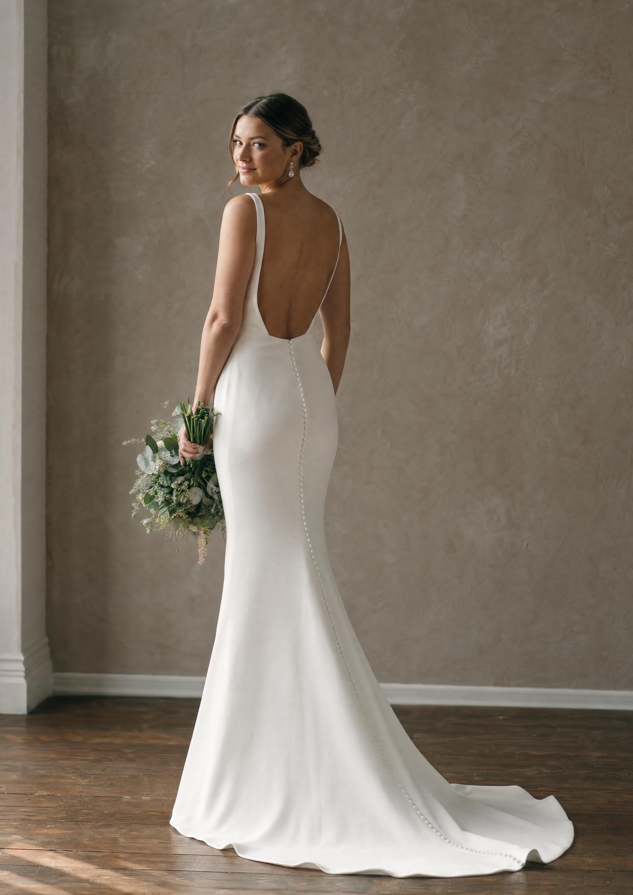 Sexy Wedding Dress: A Modern Bride's Guide | planning.wedding Sexy Wedding Dress: A Modern Bride's Guide | planning.wedding
